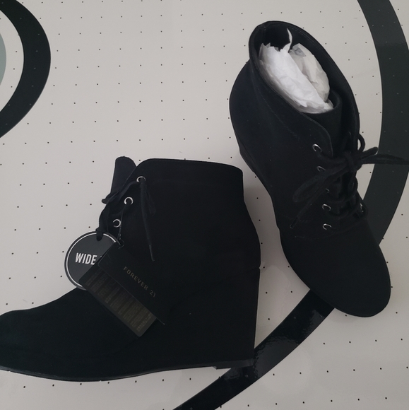 Forever 21 Shoes/Booties - Picture 2 of 7